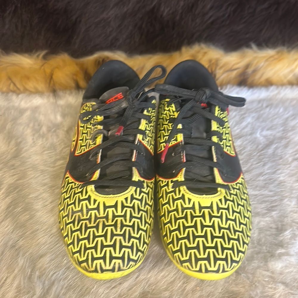 Under Armour cleats 5 (4300)